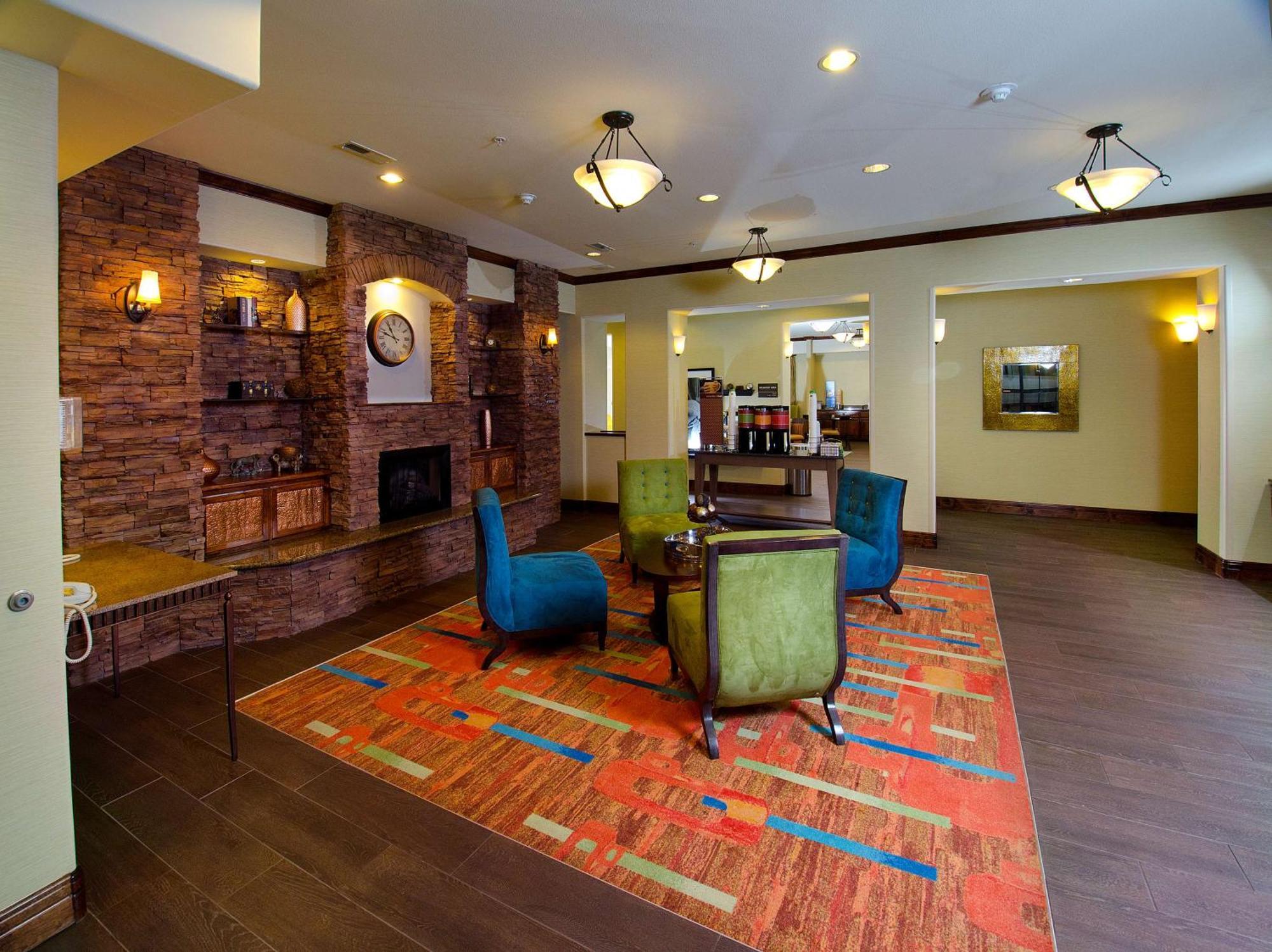Hampton Inn & Suites Gallup Bagian luar foto